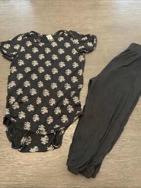 kate quinn Black Floral Baby Matching Set